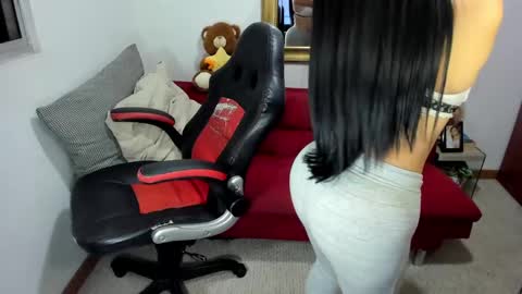 Snapshot of nicolettcolin chatting on 02/22/25, 01:55 Nicolettcolin online show from 02/22/25, 01:55