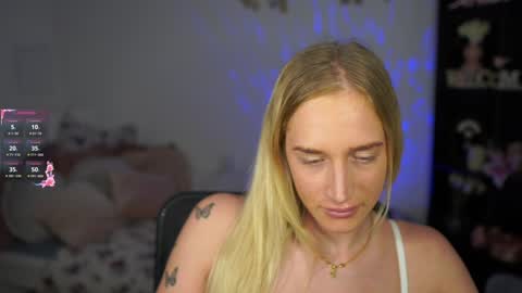 Snapshot of nicolette__shea_ chatting on 01/11/25, 09:57 nicolette__shea_ online show from 01/11/25, 09:57