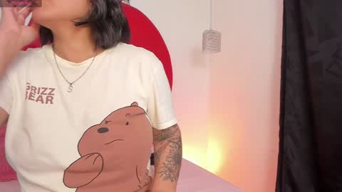 nicolette online show from 01/28/25, 10:34