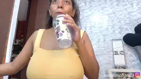 Snapshot of nicolle4 chatting on 06/16/26, 06:10 nicolle4 online show from 06/16/26, 06:10