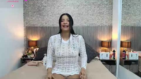 Nicolle Alvarez online show from 03/23/26, 11:36