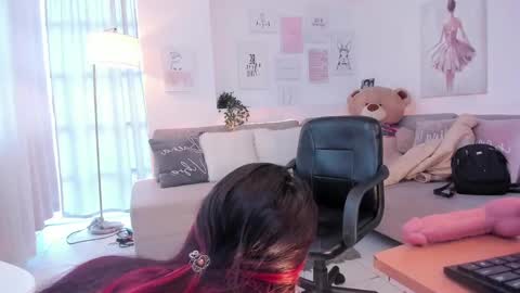 Nicolle online show from 02/25/25, 07:58