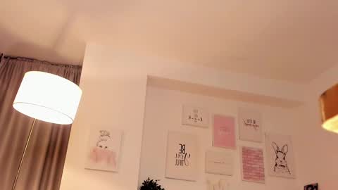 Nicolle online show from 03/12/25, 02:09