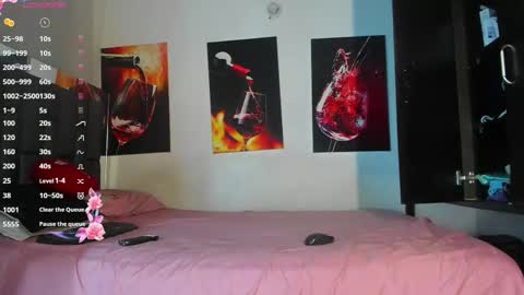 nicolle_hanks1 online show from 03/16/26, 01:33