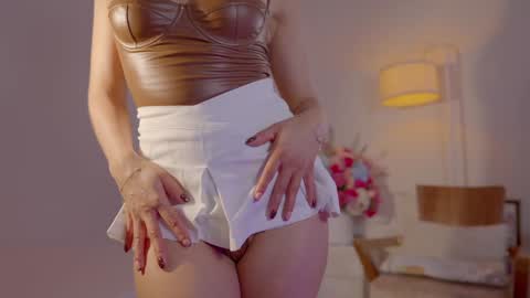 Snapshot of nicolle_mitchelle chatting on 02/17/26, 01:51 NEW instagram nicollemitchelle online show from 02/17/26, 01:51