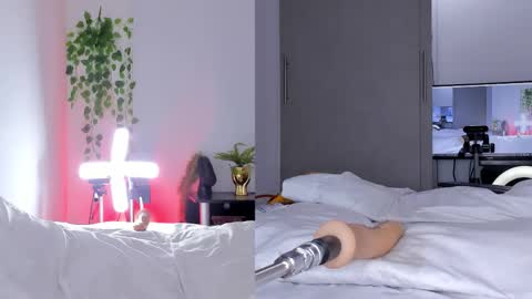 Nicolle Saenzz online show from 12/21/25, 06:53