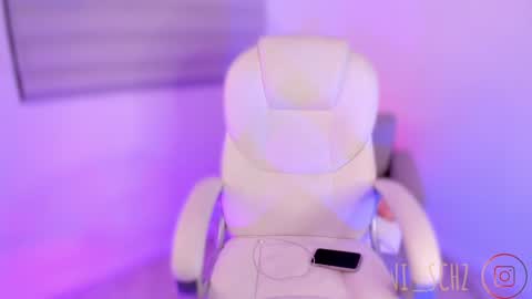 Snapshot of nicolle_sanchezz chatting on 02/03/25, 12:04    online show from 02/03/25, 12:04