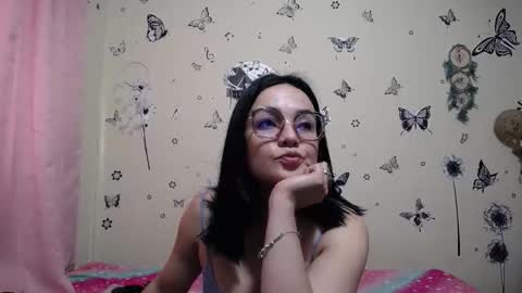 nicolle_sky online show from 12/17/25, 12:55