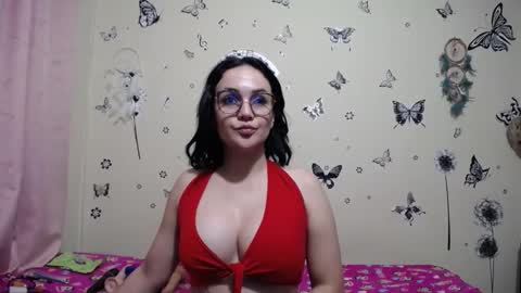 Snapshot of nicolle_sky chatting on 02/02/26, 08:02 nicolle_sky online show from 02/02/26, 08:02