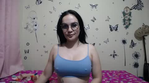 Snapshot of nicolle_sky chatting on 07/09/26, 08:40 nicolle_sky online show from 07/09/26, 08:40