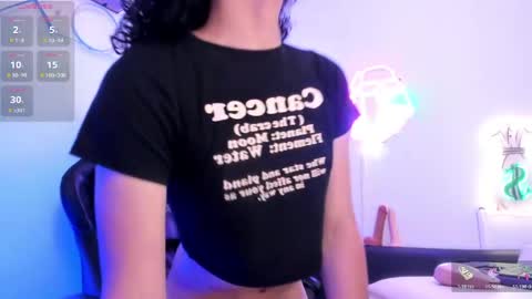 nicolle_smithh_ online show from 04/04/26, 02:14