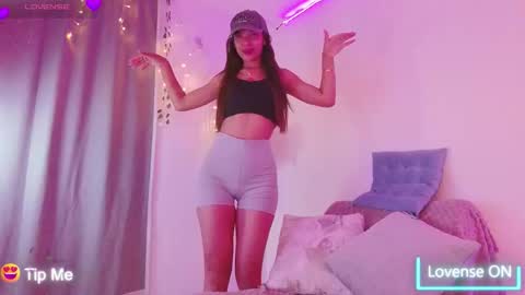 Snapshot of nicolle_swt chatting on 02/04/26, 10:54 Nicolle online show from 02/04/26, 10:54