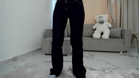 Nicolle online show from 04/04/26, 05:16