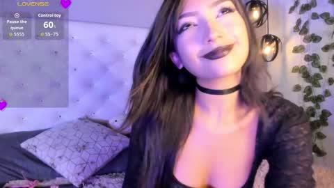 Nicolle online show from 03/26/26, 01:38