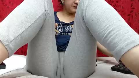 NICOLLE online show from 11/21/25, 09:35