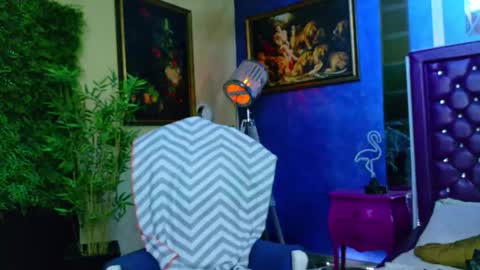 Nicolle online show from 10/29/25, 08:16