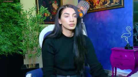 Nicolle online show from 11/11/25, 11:54