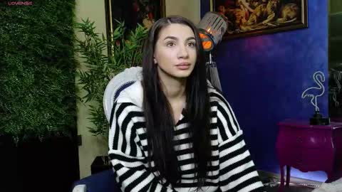 Nicolle online show from 12/03/25, 10:35