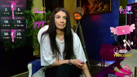 Snapshot of nicollepalmer chatting on 05/05/26, 08:33 Nicolle online show from 05/05/26, 08:33