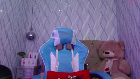 Nicolle Miley online show from 03/06/25, 01:48