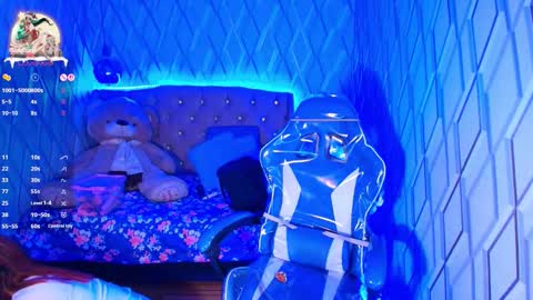 Nicolle Miley online show from 11/18/25, 04:50