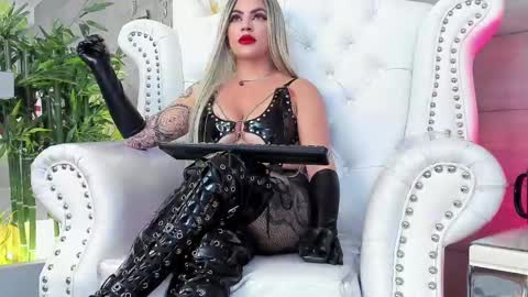 Nicollette Miller online show from 02/10/25, 03:21