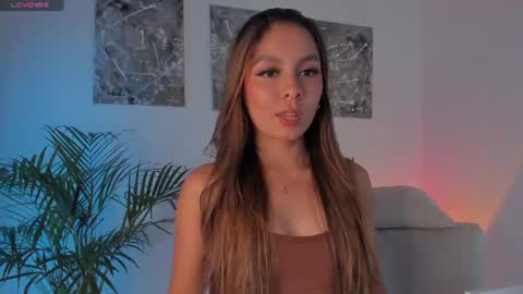 Snapshot of nicollewest_ chatting on 06/12/26, 10:52 Nicollewest online show from 06/12/26, 10:52