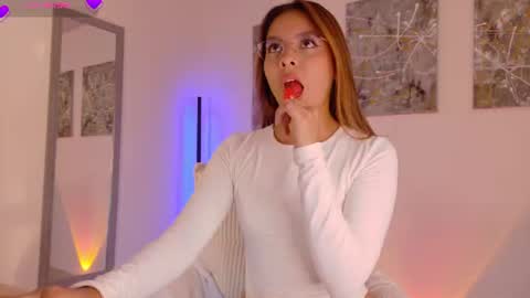 Snapshot of nicollewest_ chatting on 07/14/26, 10:59 Nicollewest online show from 07/14/26, 10:59