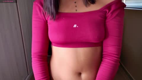Snapshot of nicolross_ chatting on 03/31/26, 10:43 NicolRoss online show from 03/31/26, 10:43