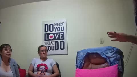 nicoltatiana_ online show from 09/12/25, 11:59