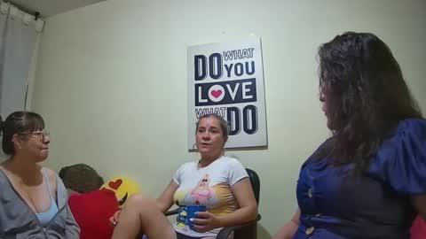nicoltatiana_ online show from 09/23/25, 12:02