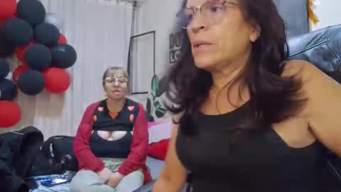 Snapshot of nicoltatiana_ chatting on 04/23/26, 12:12 nicoltatiana_ online show from 04/23/26, 12:12