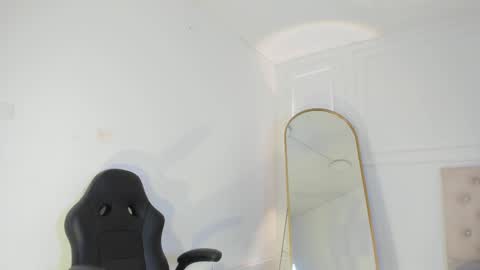 Nicol online show from 02/15/26, 09:44