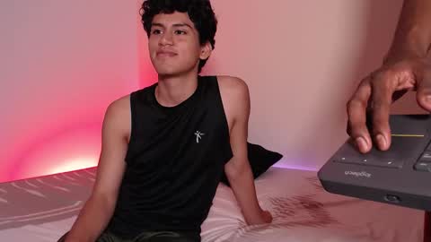 Snapshot of nicoymark1 chatting on 11/19/25, 06:57 Nico y Mark online show from 11/19/25, 06:57