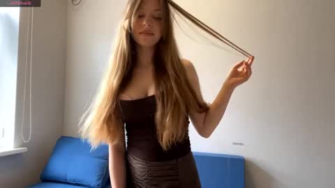 Snapshot of nidarauhecker chatting on 04/21/26, 04:30 Agata online show from 04/21/26, 04:30