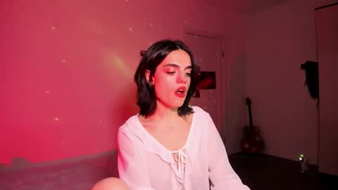 Snapshot of nightfloatt chatting on 01/09/26, 03:59 Daisy online show from 01/09/26, 03:59