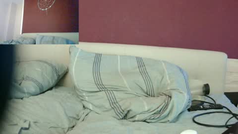 Snapshot of nighthawk28 chatting on 12/02/24, 10:01 MikeVanDyck online show from 12/02/24, 10:01