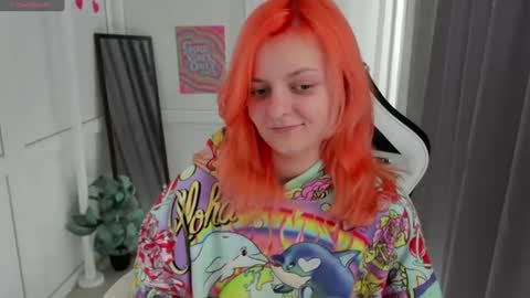 Snapshot of nightleaf_ chatting on 07/09/26, 12:31 Bestie online show from 07/09/26, 12:31
