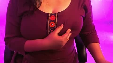 nightqueen107446 online show from 02/17/25, 09:03