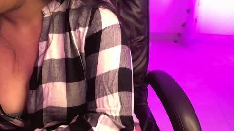 nightqueen107446 online show from 10/24/25, 03:25