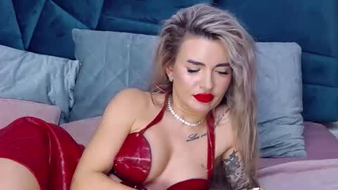 Iris online show from 10/22/25, 07:30