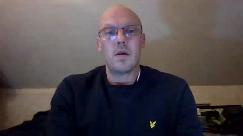 nighttime online show from 12/08/24, 03:00