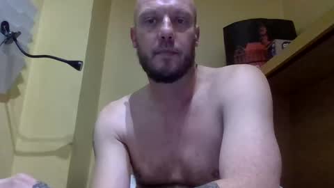 nighttime online show from 10/14/25, 07:03