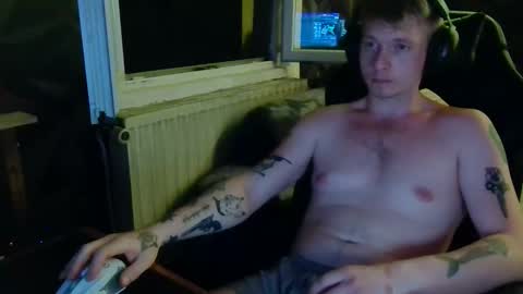 Snapshot of niglo620 chatting on 05/26/26, 12:28 niglo620 online show from 05/26/26, 12:28