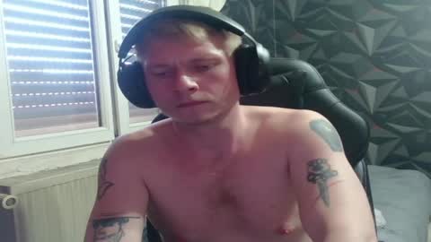 Snapshot of niglo620 chatting on 05/29/26, 01:42 niglo620 online show from 05/29/26, 01:42