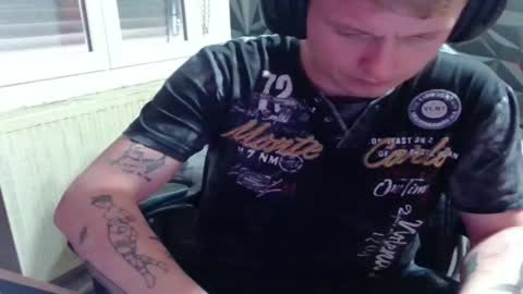 Snapshot of niglo620 chatting on 06/01/26, 01:02 niglo620 online show from 06/01/26, 01:02