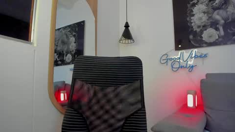 Niick online show from 12/06/24, 01:07