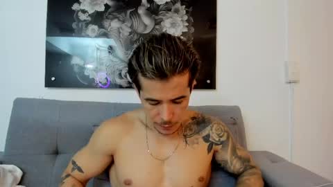 Snapshot of niickcooper chatting on 05/21/26, 02:51 Niick online show from 05/21/26, 02:51