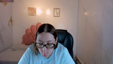 Anni online show from 05/08/26, 11:32
