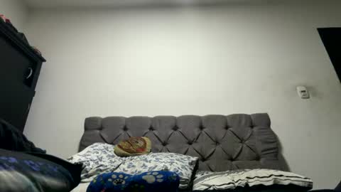 Snapshot of niickyjones chatting on 07/15/26, 03:12 Anni online show from 07/15/26, 03:12